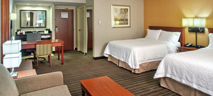 Hampton Inn & Suites by Hilton Toronto Airport Hotels in Mississauga