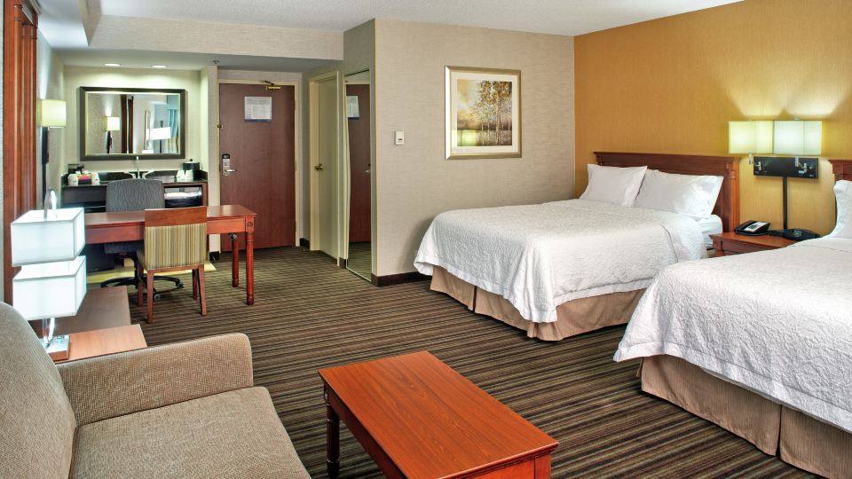 Hampton Inn & Suites by Hilton Toronto Airport