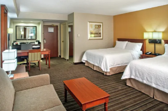 Hampton Inn & Suites by Hilton Toronto Airport Hotels near Toronto Pearson International Airport