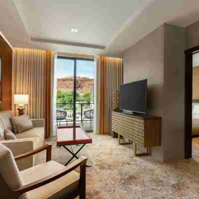 Hoodoo Moab, Curio Collection by Hilton Rooms