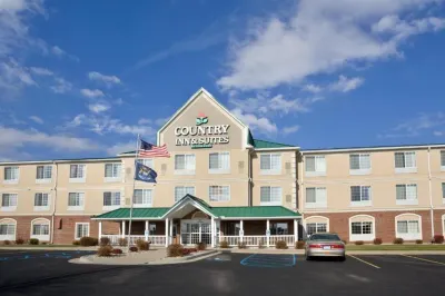 Country Inn & Suites by Radisson, Big Rapids, MI Hotels near Fred Meijer White Pine Trail State Park