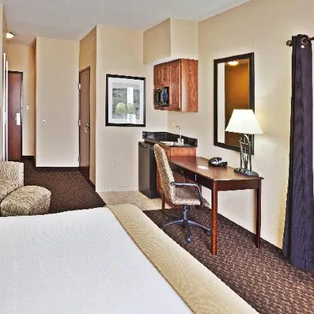 Route 66 Inn & Suites