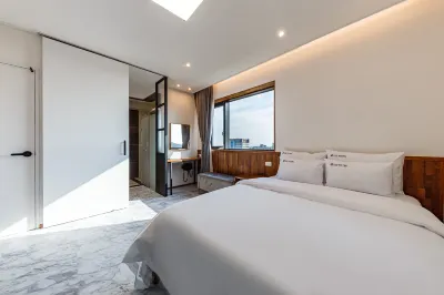 Gunsan Laonhaje Hotel Các khách sạn gần Howon University