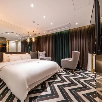 Hotel The Castle Jamsil(Bangi) 1 芳荑駅周辺のホテル
