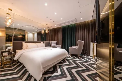 Hotel The Castle Jamsil(Bangi) 1 蚕室駅周辺のホテル