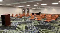 Holiday Inn Express & Suites MIDDLETOWN by IHG - Parkplatz