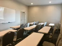 Holiday Inn Express GRAND ISLAND - NIAGARA FALLS by IHG - parking