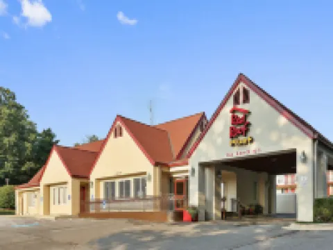 華盛頓哥倫比亞特區-洛克維爾紅頂PLUS+酒店 鄰近The Square at Rockville的酒店