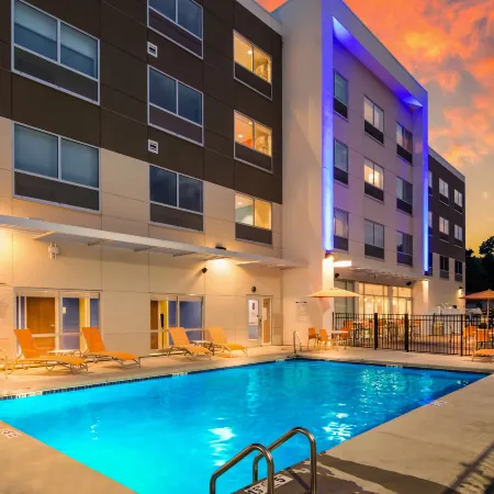 Holiday Inn Express & Suites ASHEBORO by IHG