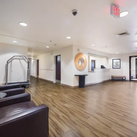 HomeTowne Studios by Red Roof St. Louis - Airport/ N Lindbergh