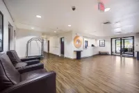 HomeTowne Studios St. Louis - Airport/ N Lindbergh
