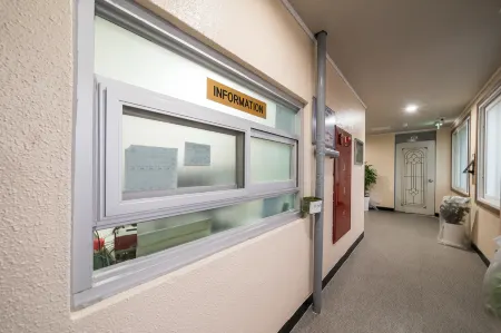 Hongcheon the Stay Motel Отели рядом с достопримечательностью «Hongcheon Saengmyeong Geongang Gwahakgwan»