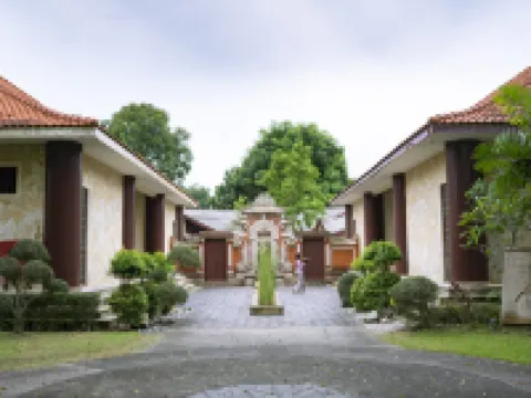 巴淡島度假假日酒店 鄰近Batam International University的酒店