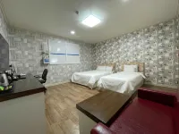 Boryeong Zeus Hotels near Nampo Station