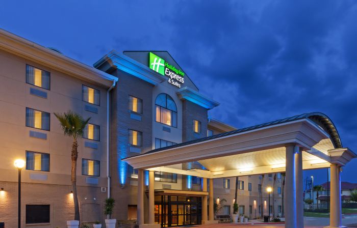 Holiday Inn Express & Suites LAREDO-EVENT CENTER AREA by IHG