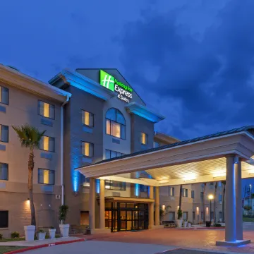 Holiday Inn Express & Suites LAREDO-EVENT CENTER AREA by IHG