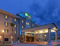Holiday Inn Express & Suites Laredo-Event Center Area
