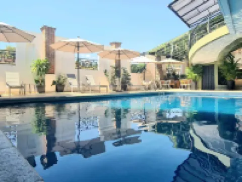 โรงแรมบอร์ดาควเอร์นาวากา โรงแรมในเกวร์นาวากา