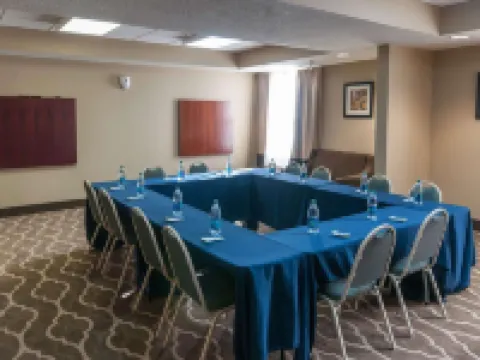 Comfort Inn & Suites Hotels in La Grange