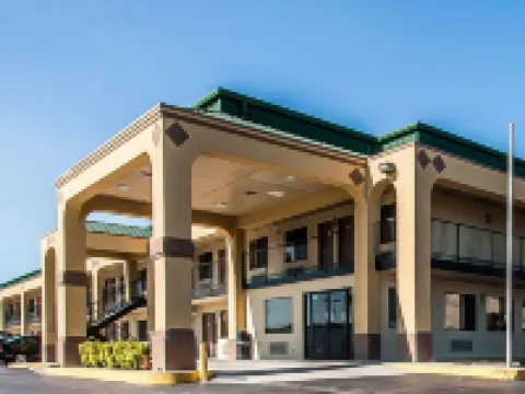 Econo Lodge Inn & Suites Southeast Hotels in La Vergne