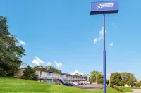 Americas Best Value Inn Wytheville Hotels in Lead Mines