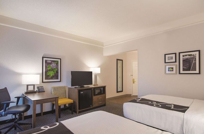 La Quinta Inn & Suites by Wyndham Oklahoma City - NW Expwy