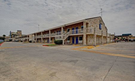 Motel 6 San Antonio, TX - Downtown - Market Square - Housity