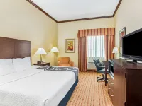 La Quinta Inn & Suites by Wyndham Ennis Hotels in Ennis