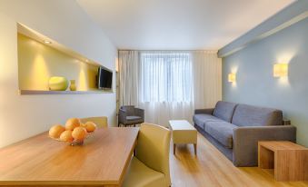1. Citadine..