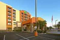 ホリデイ イン エクスプレス & スイーツ テンピ  IHG ホテル