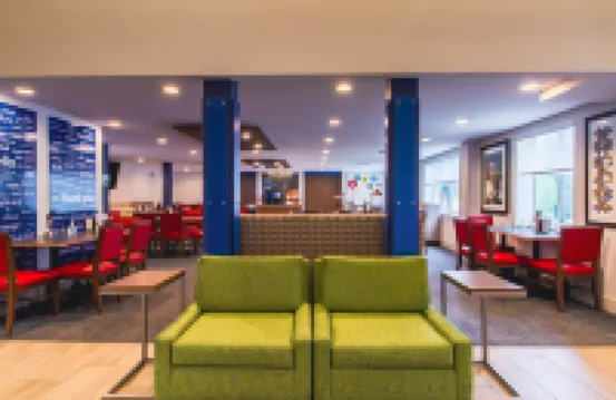 Holiday Inn Express & Suites LINCOLN EAST - WHITE MOUNTAINS by IHG