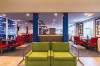 Holiday Inn Express & Suites Lincoln East - White Mountains Hotels in Lincoln