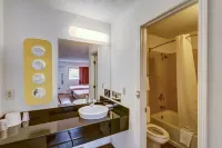 Motel 6 Berea, KY - 2-Star