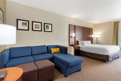 Comfort Inn & Suites Near Six Flags & Medical Center Hotels in San Antonio