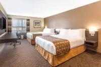 Microtel Inn & Suites by Wyndham Whitecourt - ที่มีที่จอดรถ