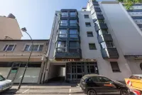 Novum Hotel an der Ko Dusseldorf Hotels near MedienHafen