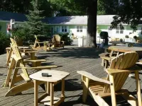 The Pines Motorlodge Hotels in Douglas