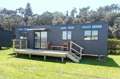 Opunake Beach Holiday Park Hotels in Опунейк
