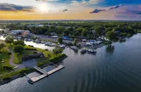 Flotel Montebello فنادق في Saint-Jean-sur-Richelieu