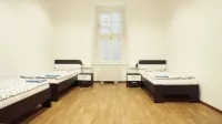 Hostel Folks Отели в г. Братислава