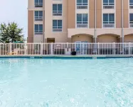 Comfort Suites