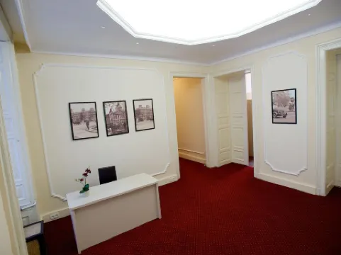 Andrassy Thai Hotel Отели рядом с достопримечательностью «Церковь Святого Матьяша»