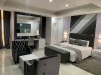 Caesar's Luxury Hotel