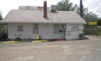 Riverside Motel