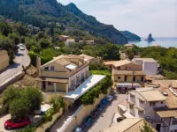 Sebastian's - Agios Gordios Beach - romantique
