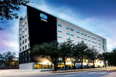 Tru by Hilton Dallas Market Center.