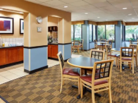 La Quinta Inn & Suites by Wyndham Thousand Oaks-Newbury Park Hotels in Thousand Oaks