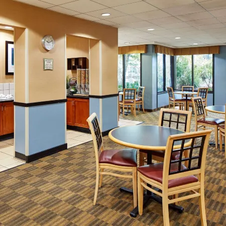 La Quinta Inn & Suites by Wyndham Thousand Oaks-Newbury Park