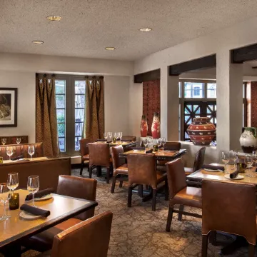 Embassy Suites by Hilton Phoenix Tempe