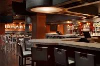 DoubleTree by Hilton Minneapolis-Park Place - bar